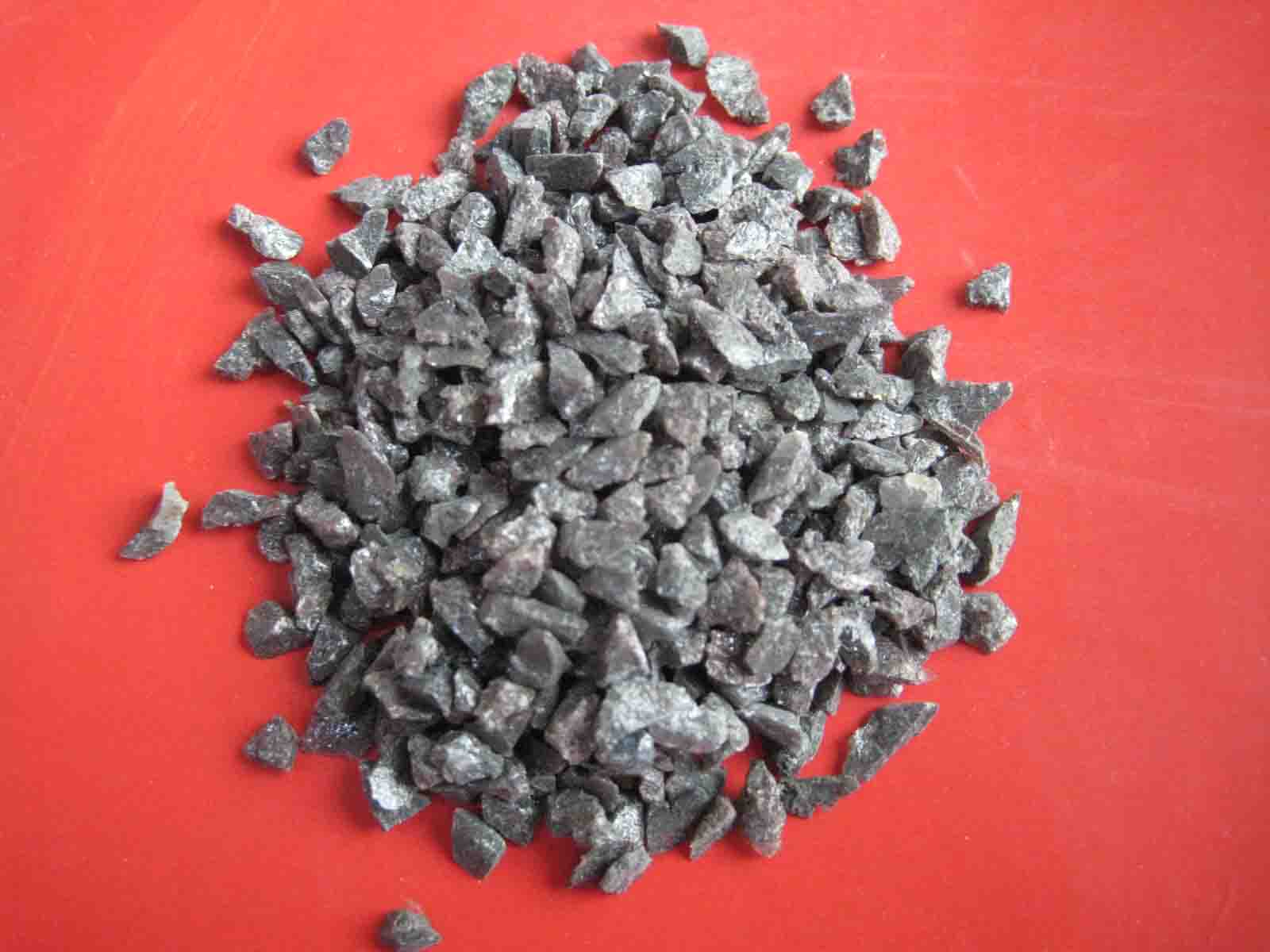 一級棕剛玉段砂，氧化鋁含量95%以上